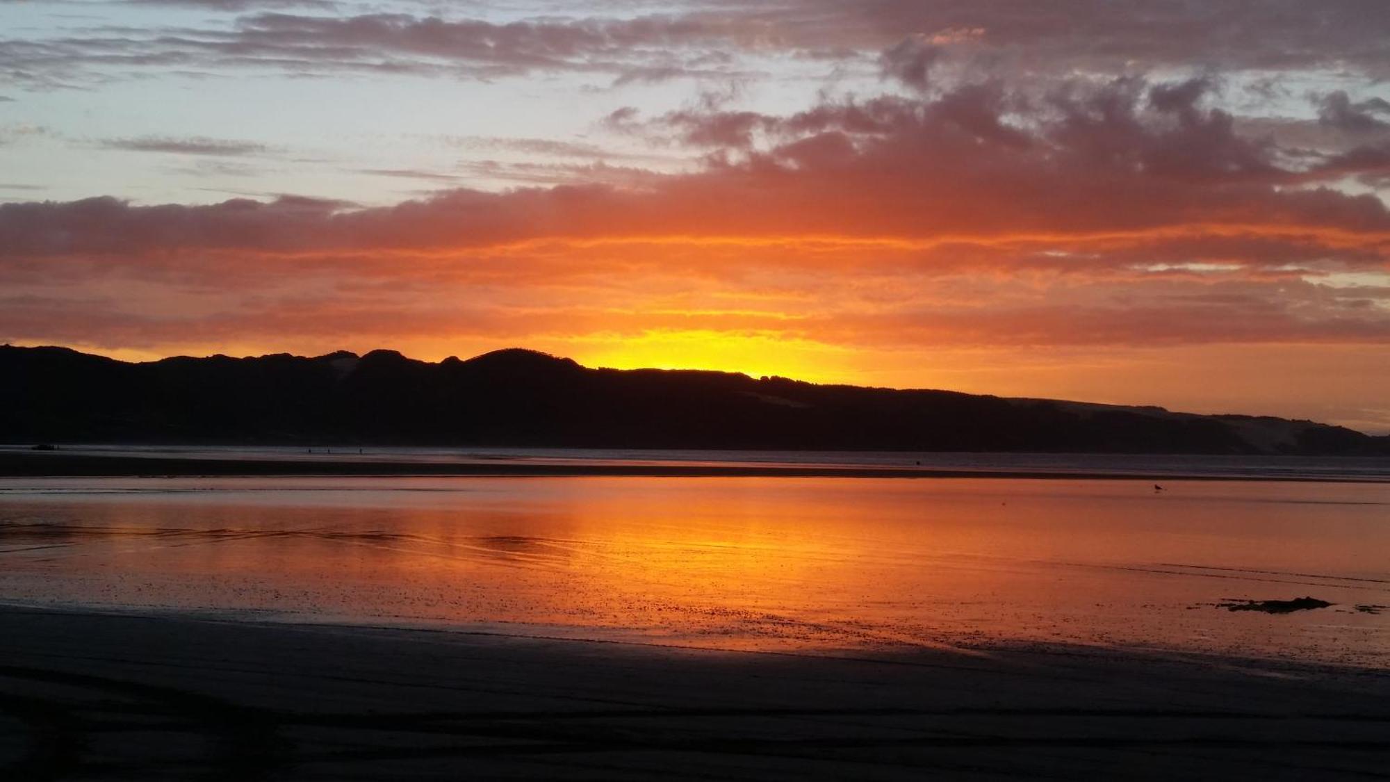 Ahiparadise - Ahipara Holiday Home Екстериор снимка